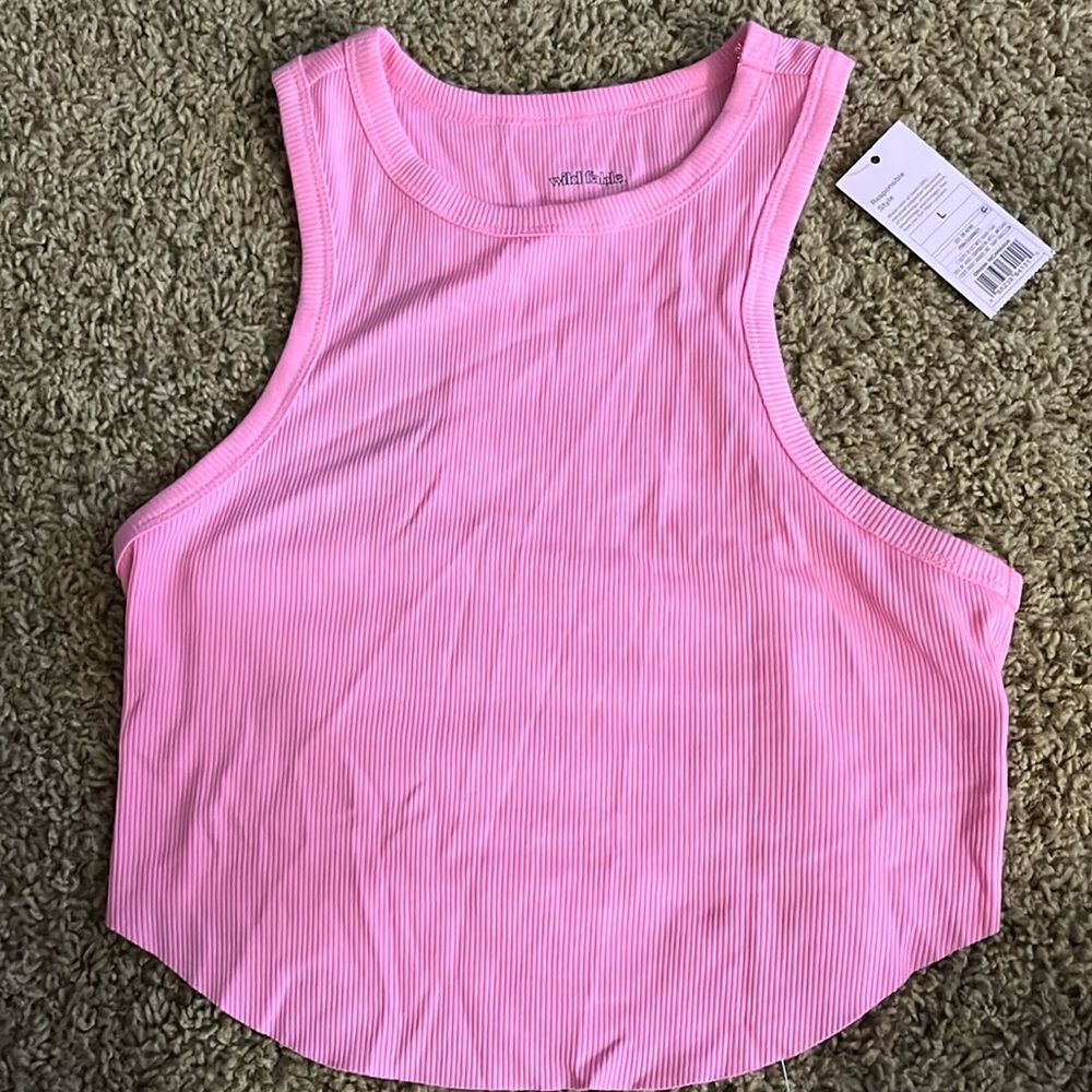 Cropped razor back tanktop